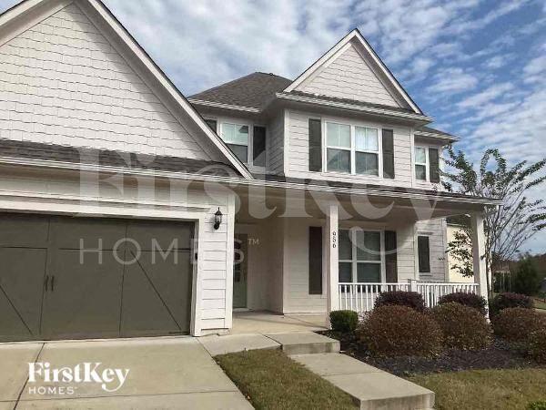 property at 956 Woodbury Rd