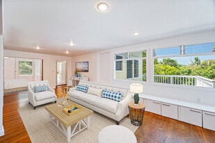 330 Lapa Pl in Kailua, HI - Building Photo