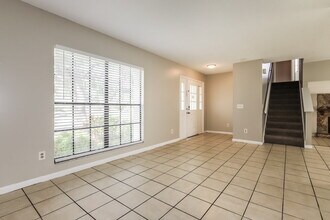 1421 Peachfield Dr in Valrico, FL - Foto de edificio - Building Photo