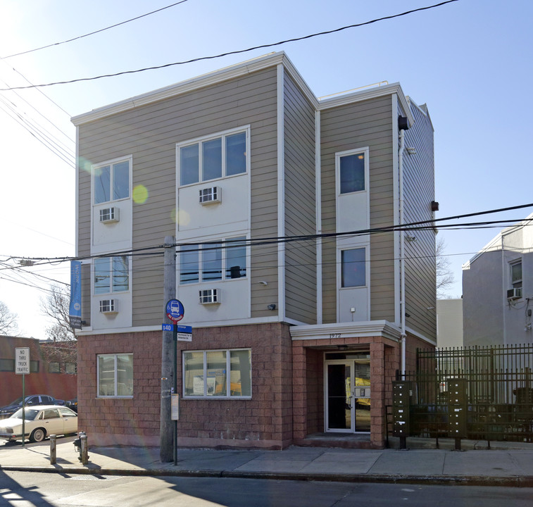 1972 Richmond Ter in Staten Island, NY - Building Photo