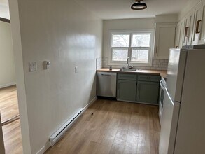 11 Burke St in Dartmouth, NS - Building Photo - Building Photo