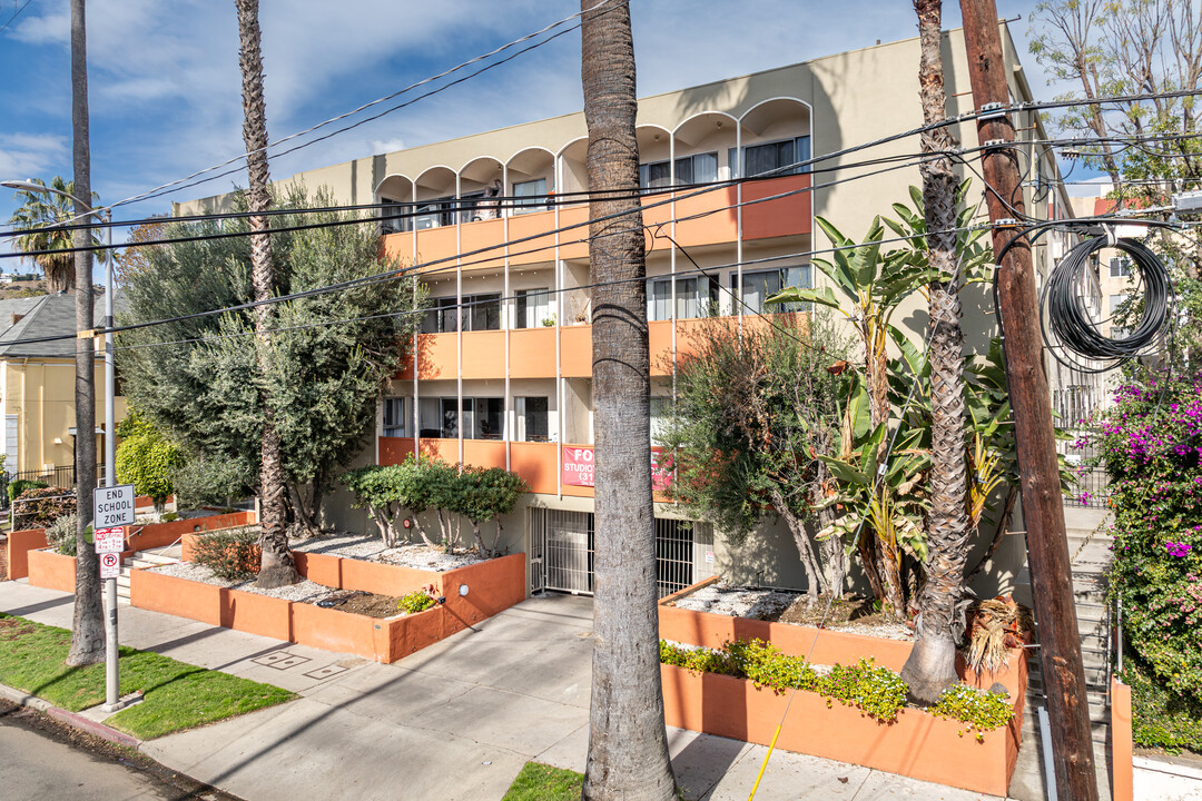 Hacienda Apartments in Los Angeles, CA - Foto de edificio