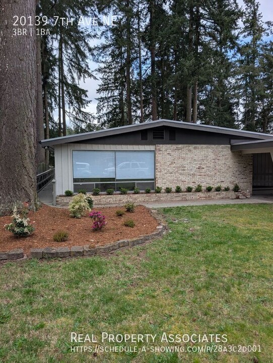 20139 7th Ave NE in Shoreline, WA - Building Photo