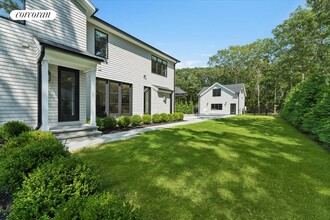 12 Old Main Rd in Quogue, NY - Building Photo - Building Photo