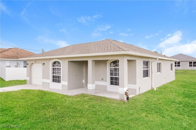 3803 2nd St SW in Lehigh Acres, FL - Building Photo - Building Photo