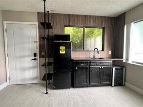 10648 Larissa St in Orlando, FL - Building Photo - Building Photo