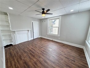 306 E Wallace Ave in New Castle, PA - Building Photo - Building Photo