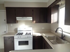 8701 S 81st Ct in Hickory Hills, IL - Building Photo - Building Photo