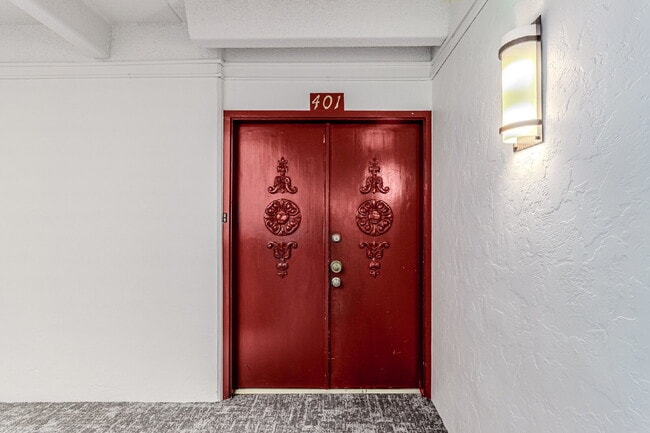 3131 E Alameda Ave in Denver, CO - Building Photo - Building Photo