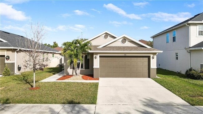 5160 NW Pine Trail Cir