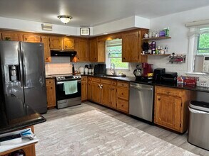 30 Waldo St in East Haven, CT - Building Photo - Building Photo