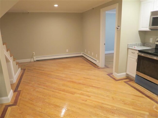 89 Sciarappa St, Unit 3 in Cambridge, MA - Building Photo - Building Photo