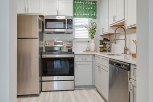 Verve 261 in Norfolk, VA - Building Photo