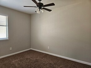 937 Iris St in Wasco, CA - Building Photo - Building Photo