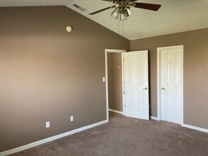 1094 Taurus Ln in Franklin, IN - Building Photo - Building Photo