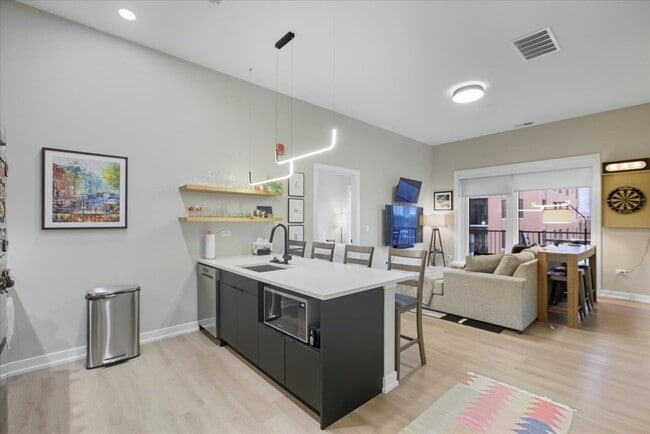 property at 3217 N Clark St