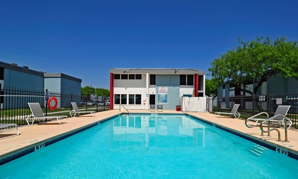 The Waters in Corpus Christi, TX - Building Photo