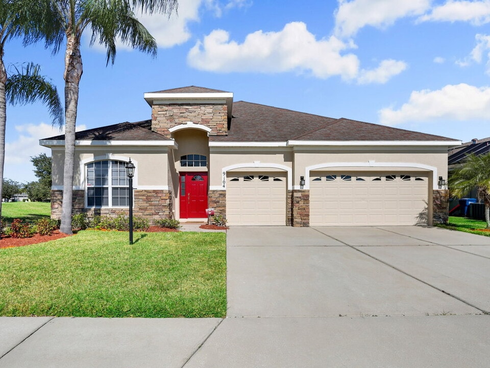 9104 63rd Ct E in Parrish, FL - Foto de edificio