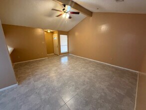 1610 Hazelwood St in Conroe, TX - Building Photo - Building Photo