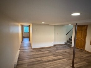 1027 N Broad St, Unit Apt 3 in Mankato, MN - Foto de edificio - Building Photo