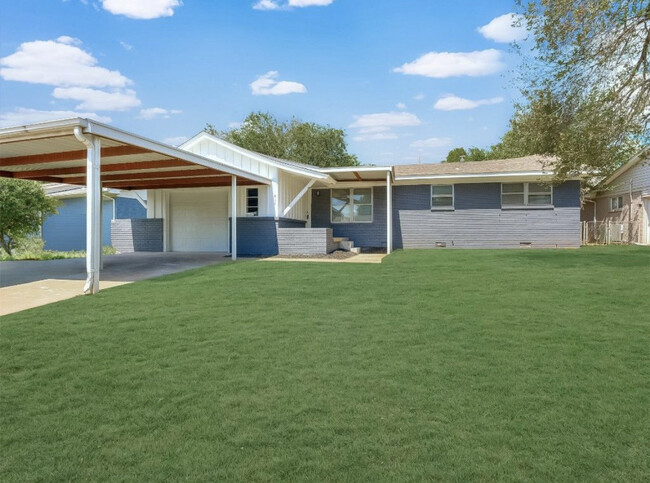 property at 411 W Douglas Dr