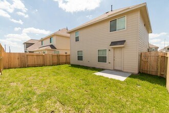 17018 Hailey Harbor Dr in Richmond, TX - Building Photo - Building Photo