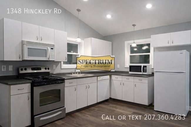 1348 Hinckley Rd in Clinton, ME - Building Photo - Building Photo