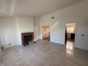 4202 E Ave Q12 in Palmdale, CA - Building Photo - Building Photo
