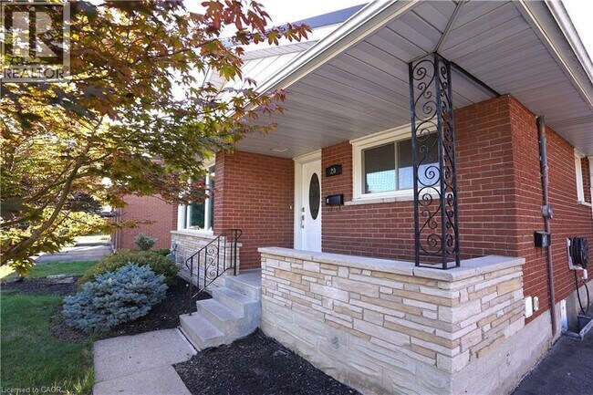 20 Sunrise Dr in Kitchener, ON - Building Photo - Building Photo