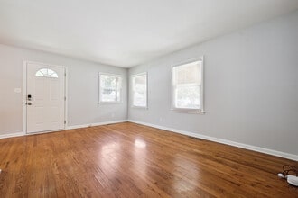 2301 W 73rd St in Prairie Village, KS - Building Photo - Building Photo