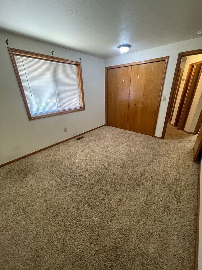 1699 SW Country Club Pl in Corvallis, OR - Building Photo - Building Photo