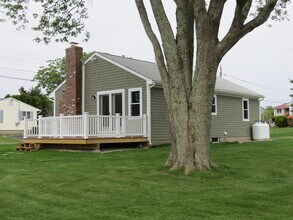 7 Herbert Dr in Narragansett, RI - Building Photo - Building Photo