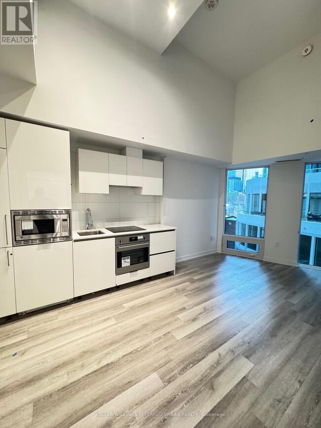 234-234 Simcoe St