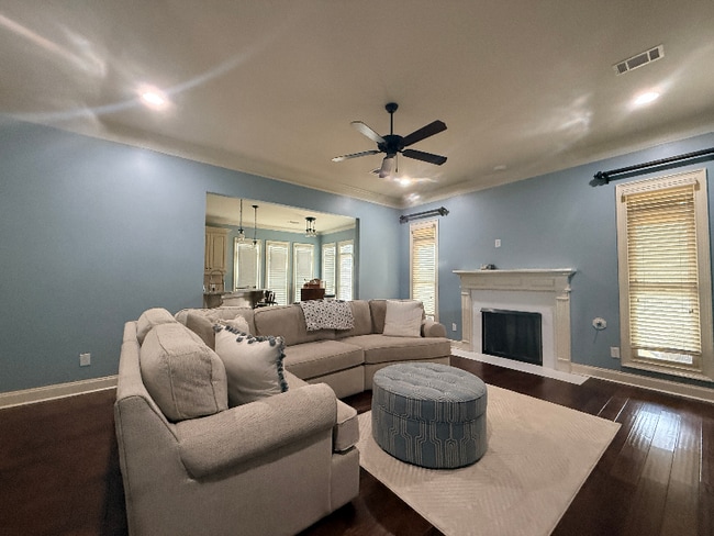 property at 5812 Lotus Cir