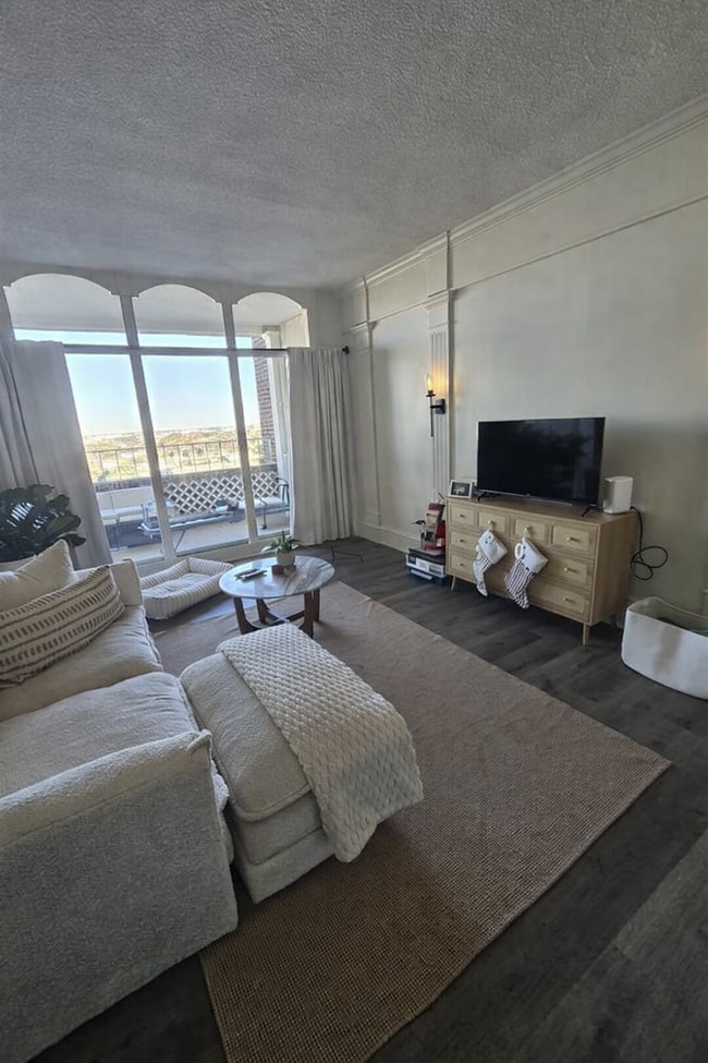 property at 14 Lockwood Dr