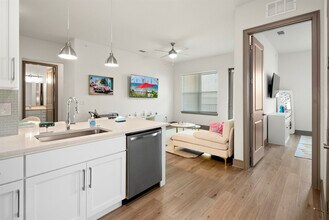 8890 Founders Square Dr, Unit SI ID1290664P in Naples, FL - Foto de edificio - Building Photo