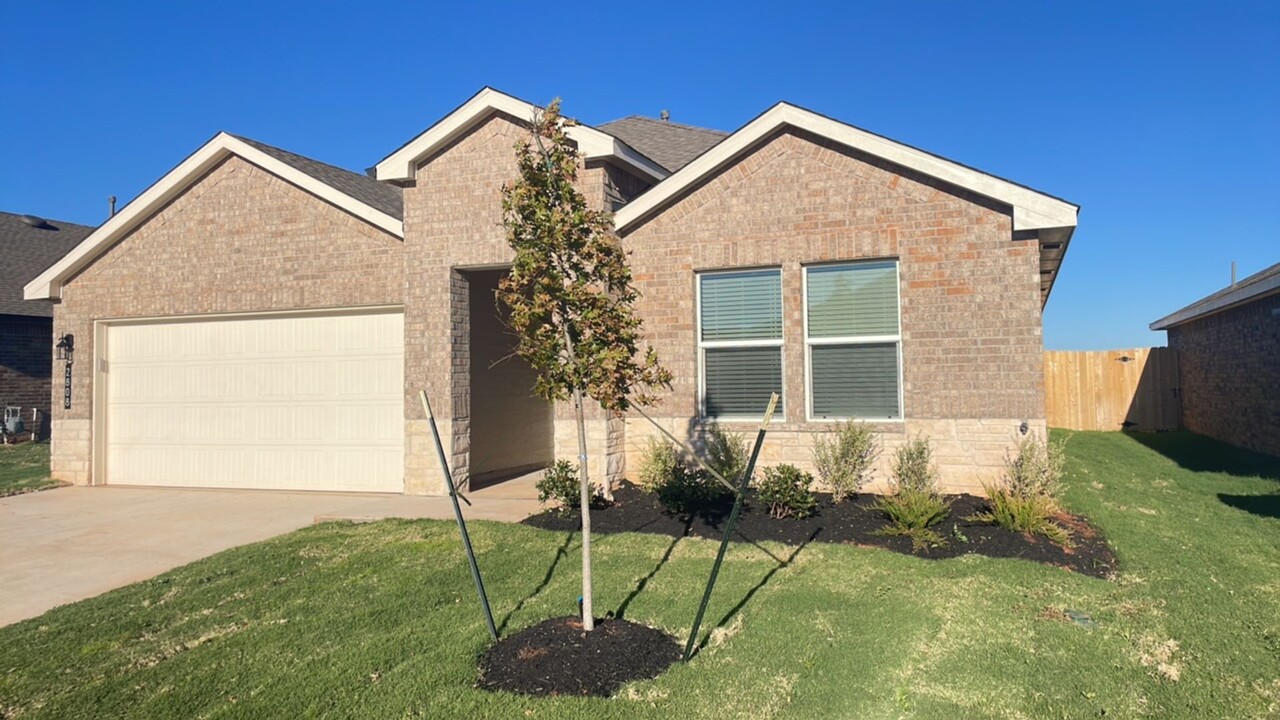 2808 Stormy St in Yukon, OK - Foto de edificio