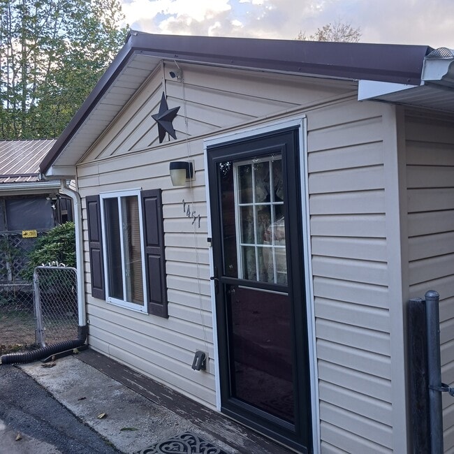 property at 1451 Stanaford Rd
