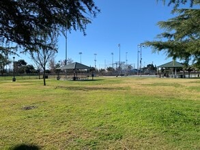 8026 Juniper Ave, Unit A in Fontana, CA - Building Photo - Building Photo