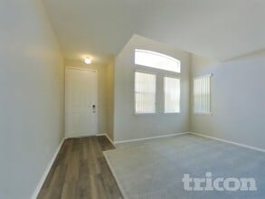 733 Pino Ave in Lancaster, CA - Building Photo - Building Photo