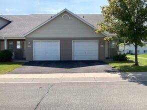 Georgetowne Square in Rochester, MN - Building Photo - Building Photo