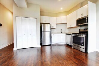 1854 W 18th St in Chicago, IL - Building Photo - Building Photo