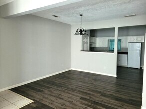 7620 Creekside Ln in Riverdale, GA - Building Photo - Building Photo