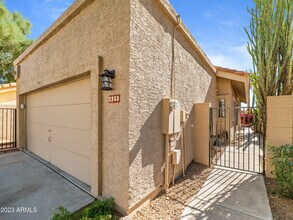 2353 W Shawnee Dr in Chandler, AZ - Foto de edificio - Building Photo