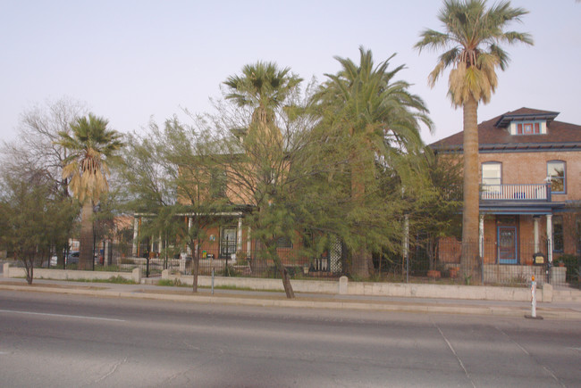 505 S 6th Ave in Tucson, AZ - Foto de edificio - Building Photo