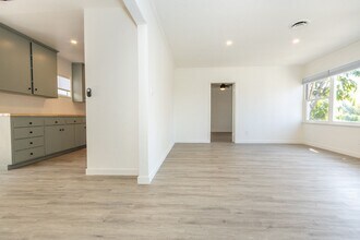 944 Opal St in San Diego, CA - Building Photo - Building Photo