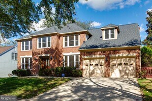 1316 Pleasant Meadow Rd in Crofton, MD - Building Photo