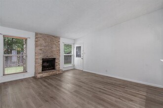 11908 Broad Oaks Dr in Austin, TX - Building Photo - Building Photo