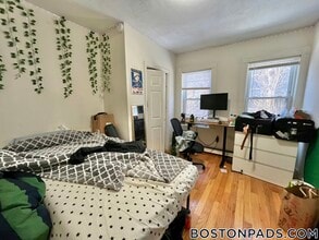 3 Warwick St, Unit 1 in Boston, MA - Foto de edificio - Building Photo