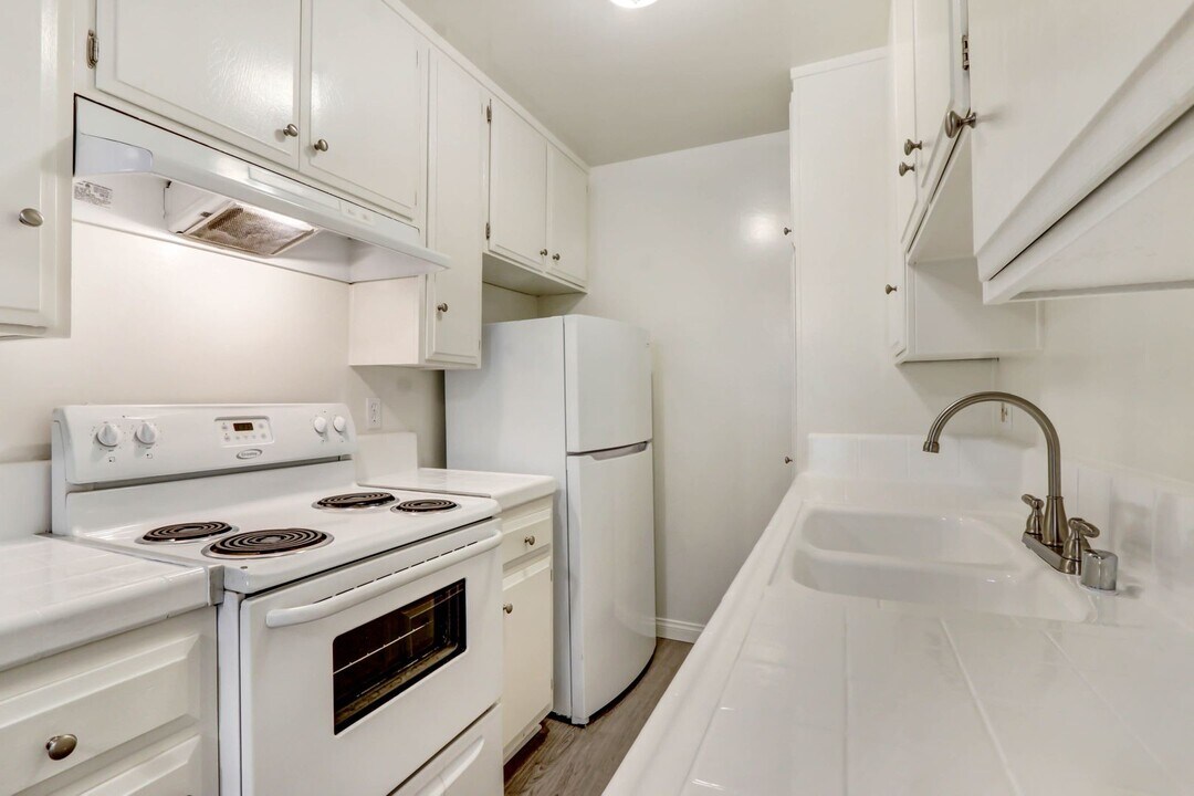 824 Maple St in Santa Monica, CA - Building Photo